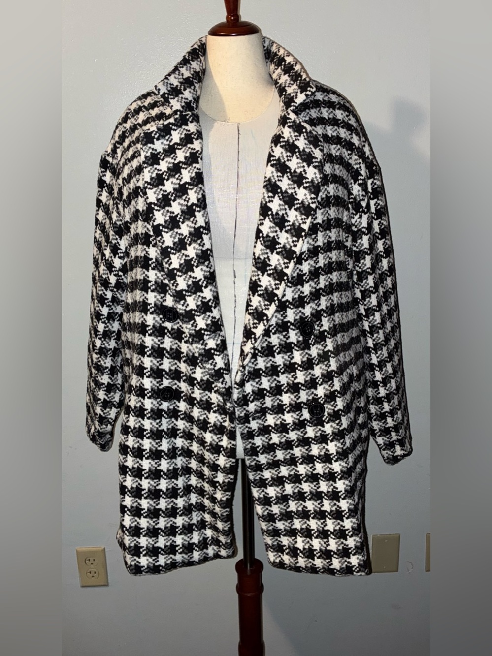 Fashion Nova Houndstooth Coat — Black & White — Size 1X